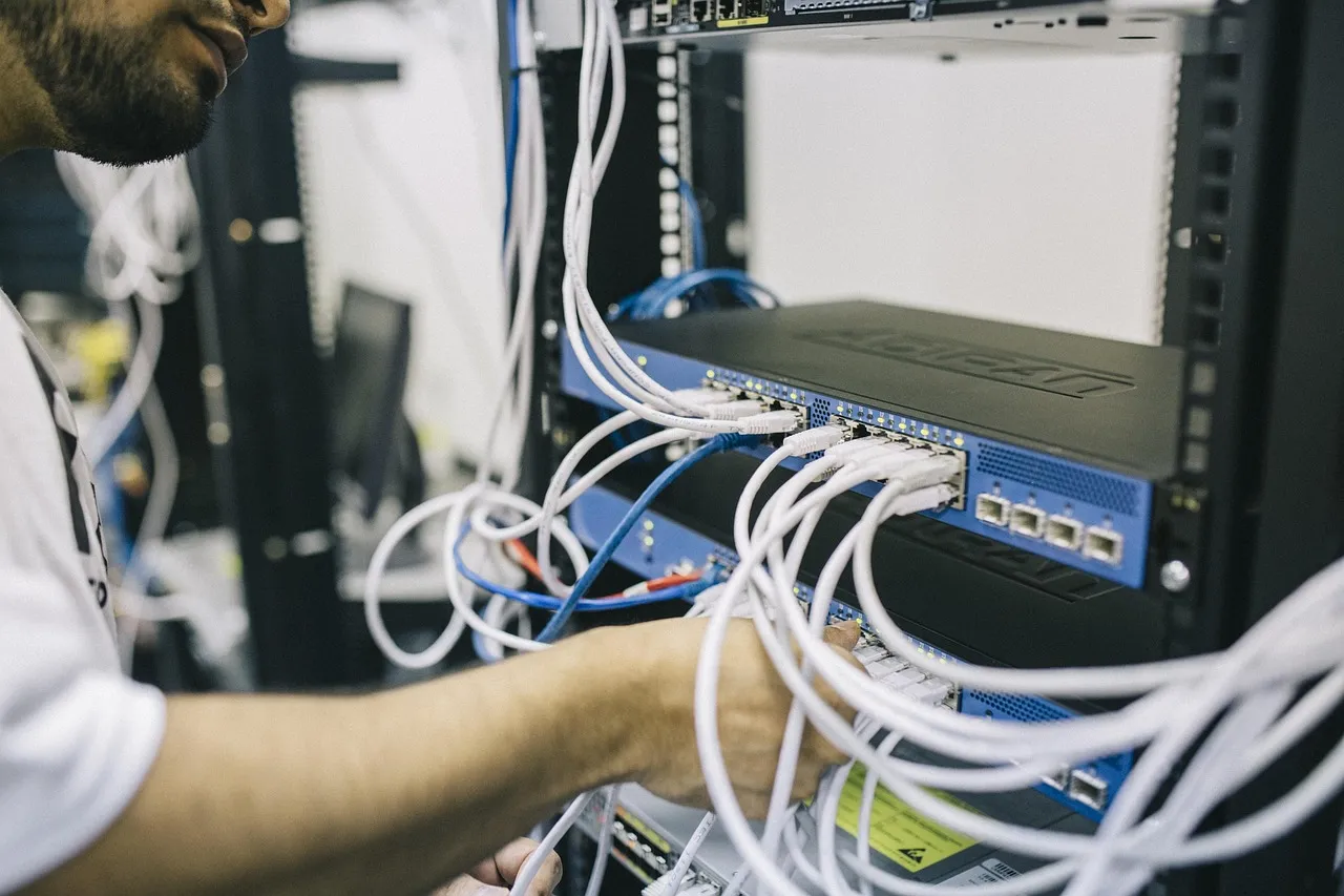 Dedicated Server Hardware: How to Choose CPU, RAM, and Storage — Hosting Captain